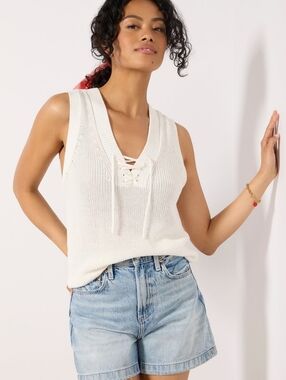 Evereve White Lace-Up V-Neck Knit Tank